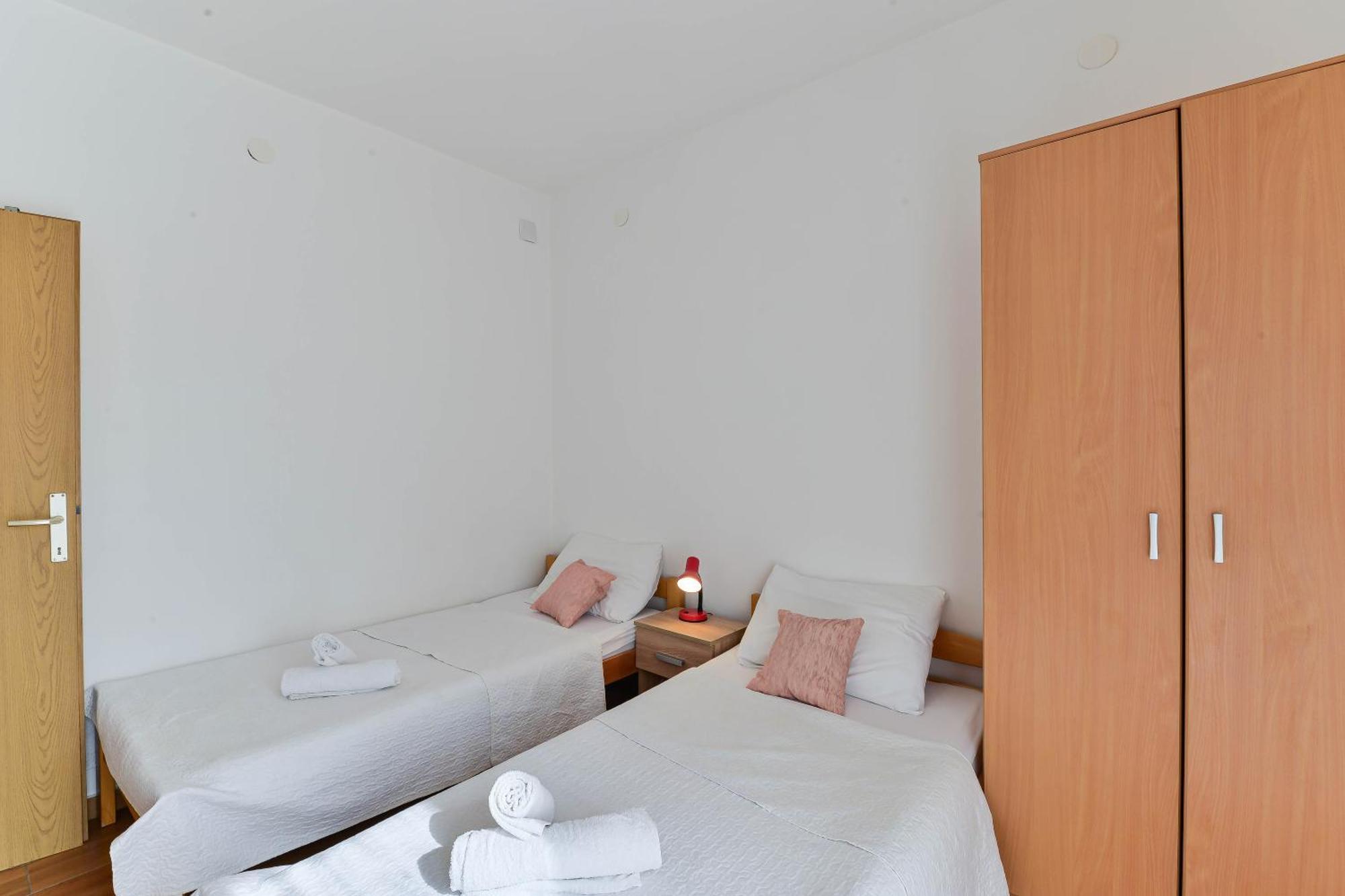 Apartments Citrus Turanj Luaran gambar