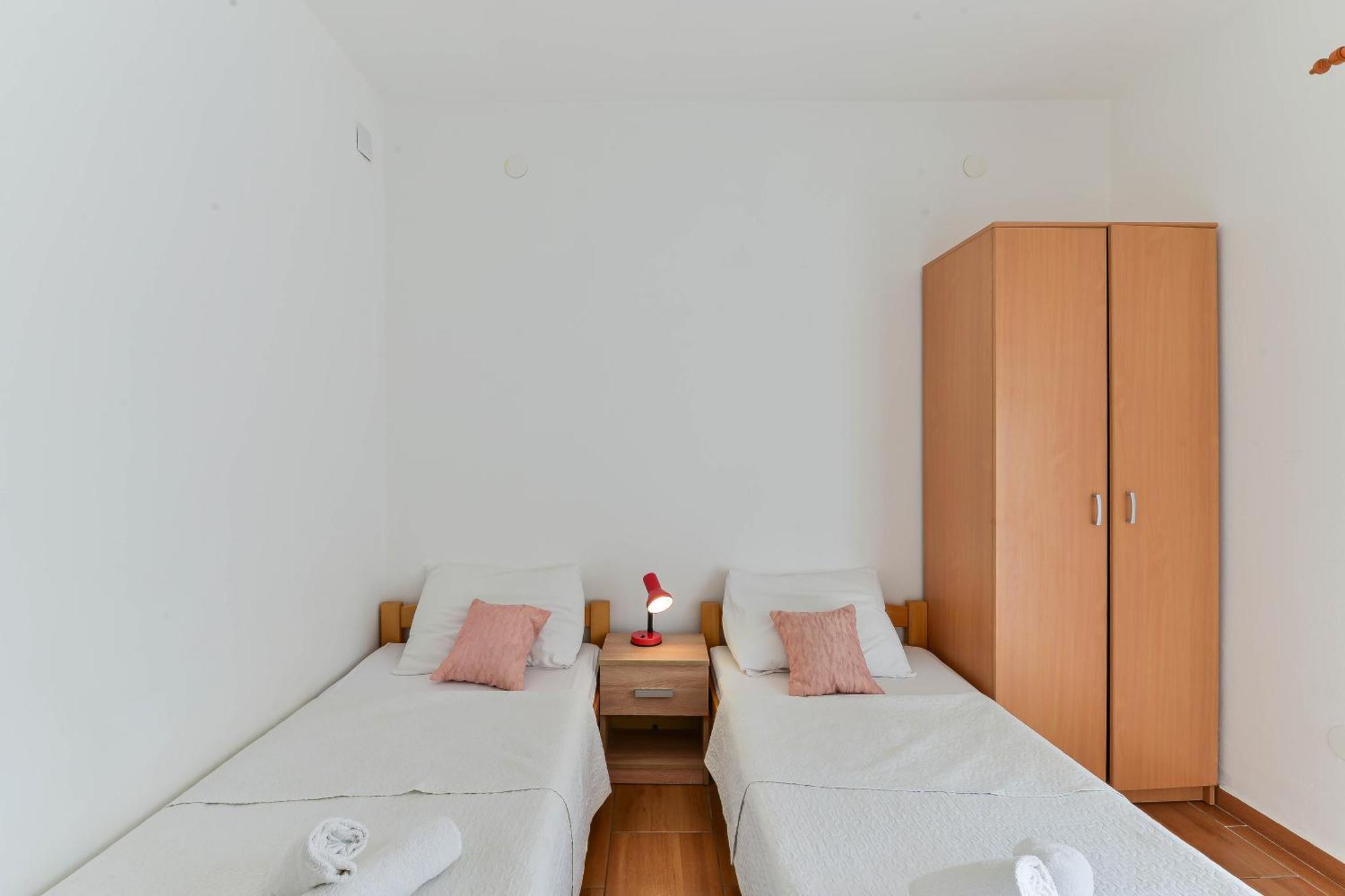 Apartments Citrus Turanj Luaran gambar