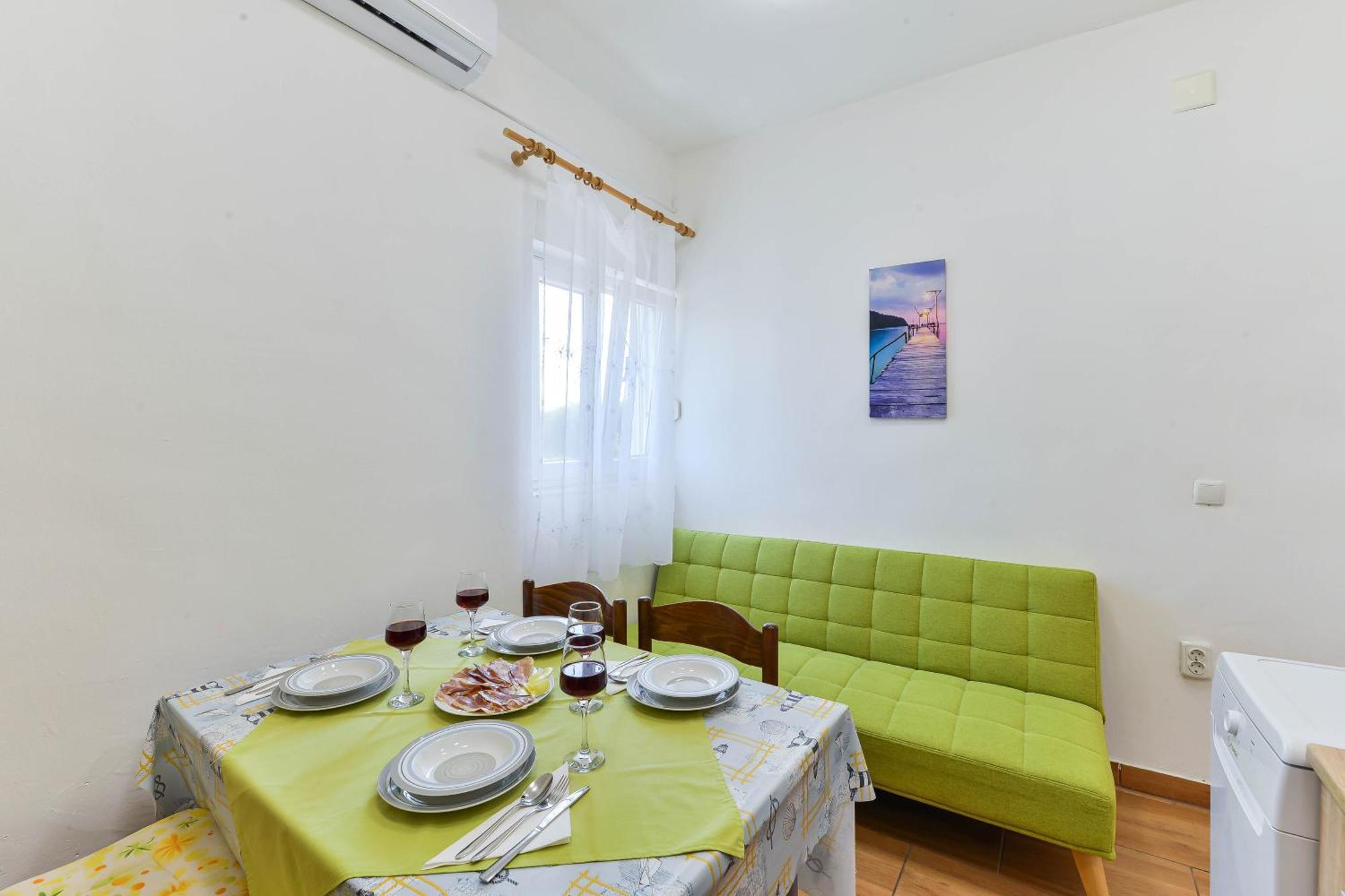 Apartments Citrus Turanj Luaran gambar