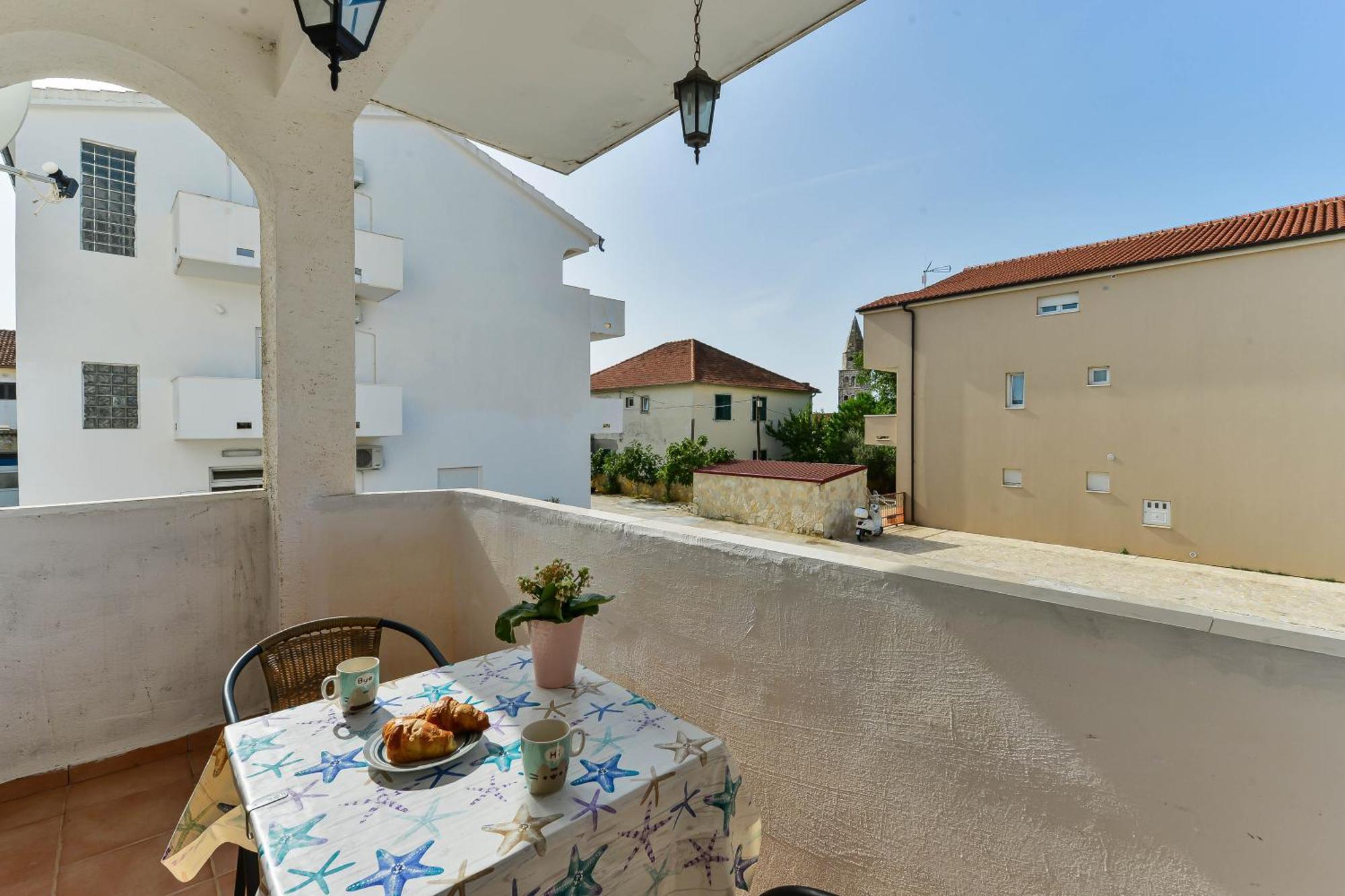 Apartments Citrus Turanj Luaran gambar