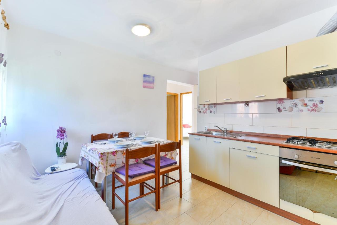 Apartments Citrus Turanj Luaran gambar