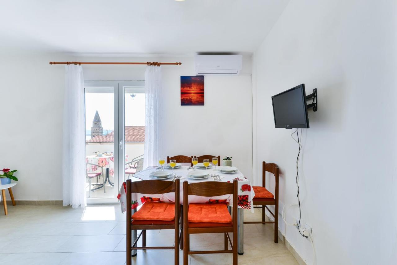 Apartments Citrus Turanj Luaran gambar