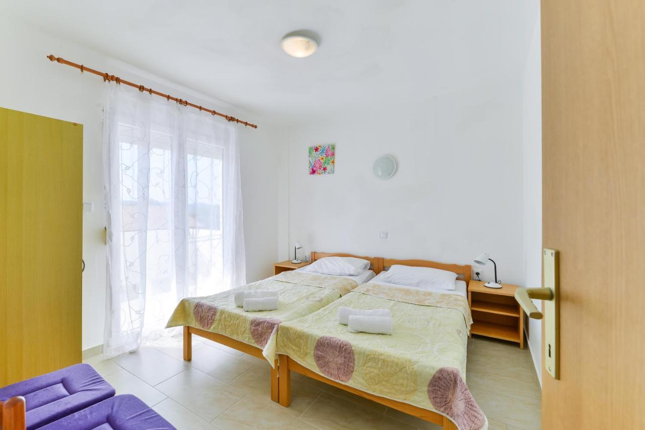 Apartments Citrus Turanj Luaran gambar