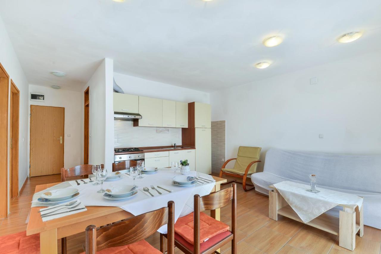 Apartments Citrus Turanj Luaran gambar