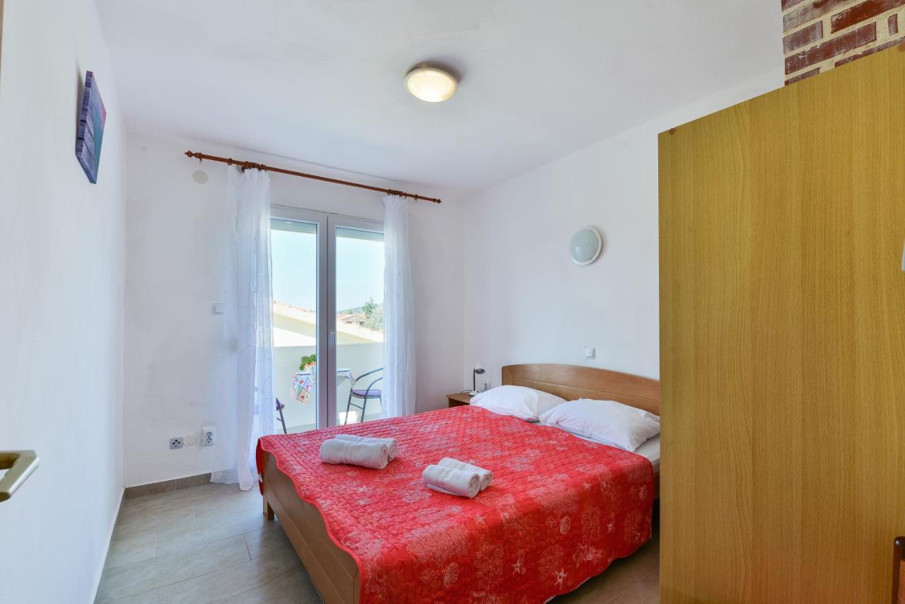 Apartments Citrus Turanj Luaran gambar