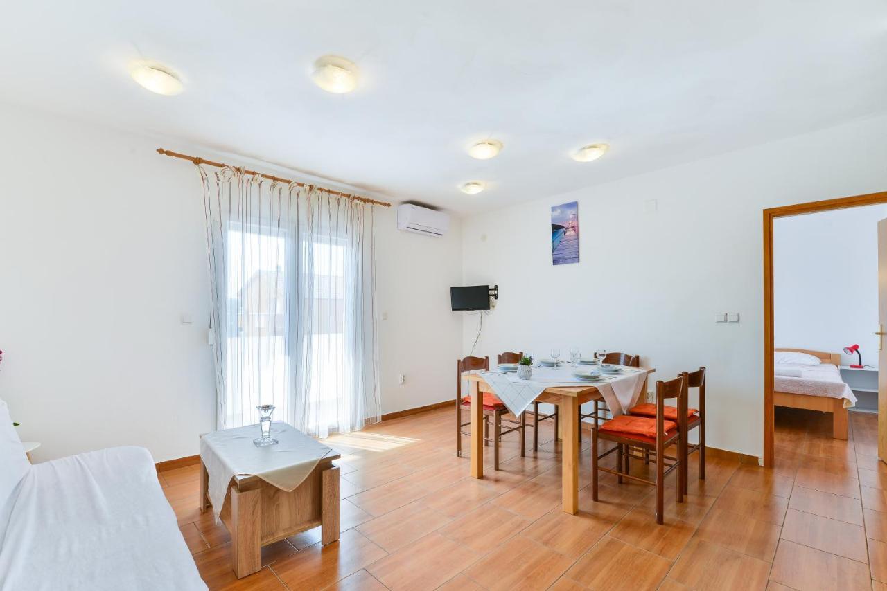 Apartments Citrus Turanj Luaran gambar