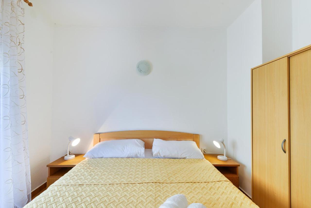 Apartments Citrus Turanj Luaran gambar