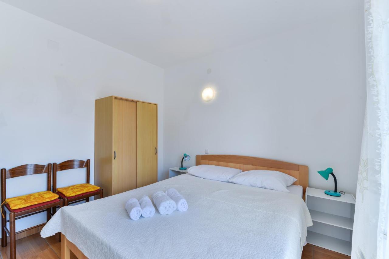 Apartments Citrus Turanj Luaran gambar