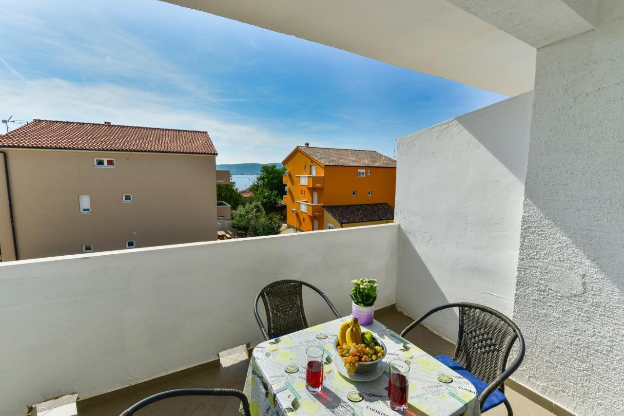 Apartments Citrus Turanj Luaran gambar