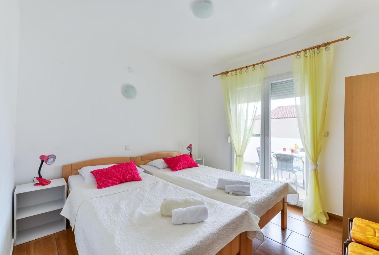 Apartments Citrus Turanj Luaran gambar