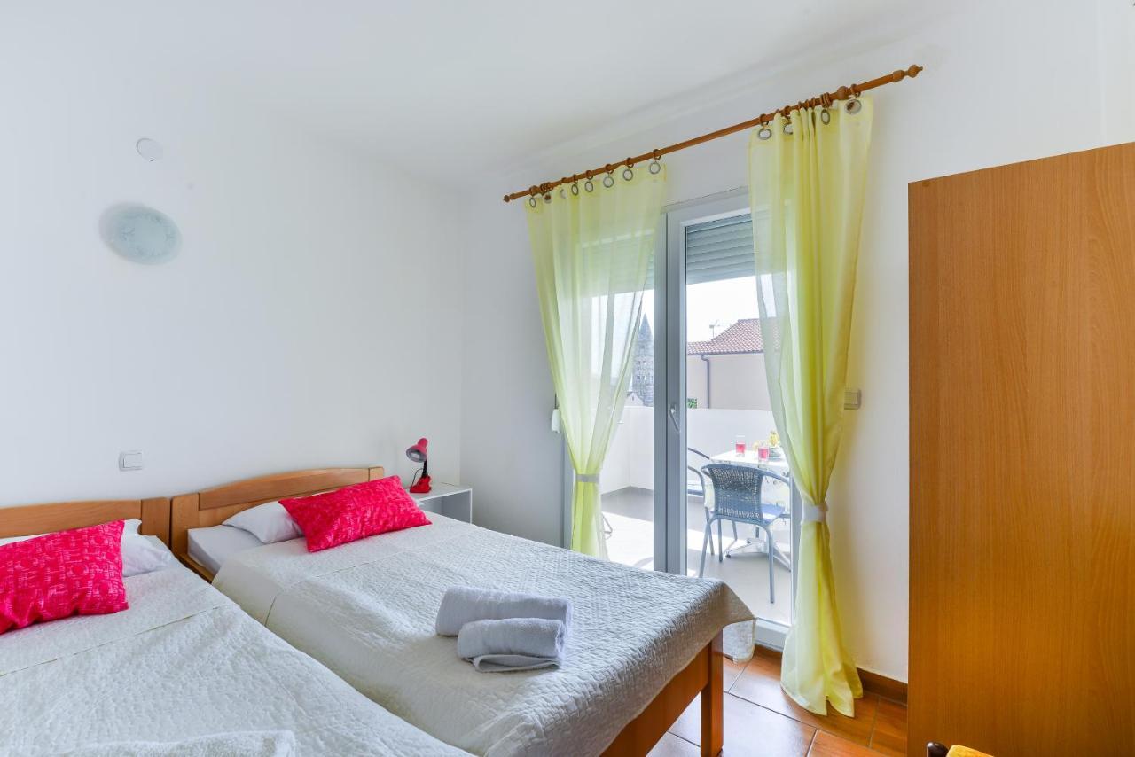 Apartments Citrus Turanj Luaran gambar